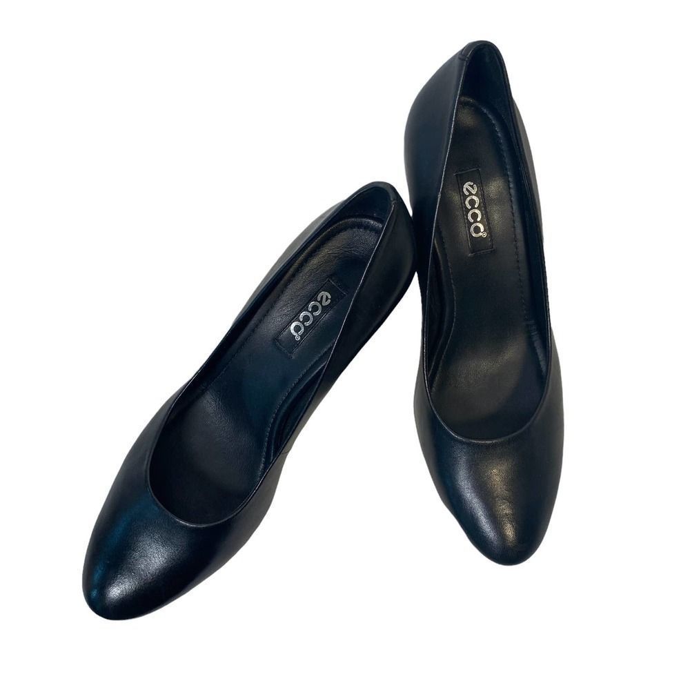 Ecco Womens Junction Pump Black in Size 38